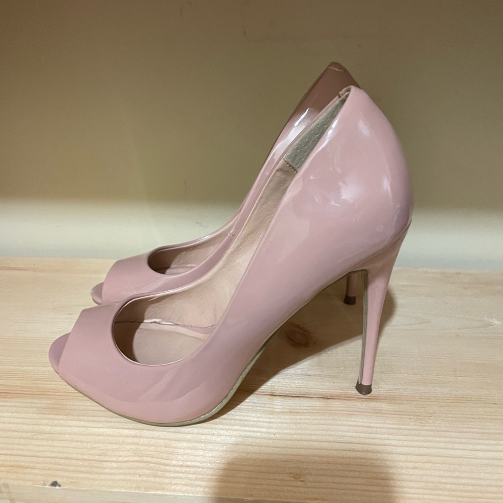 Steve Madden Patent Leather size 7